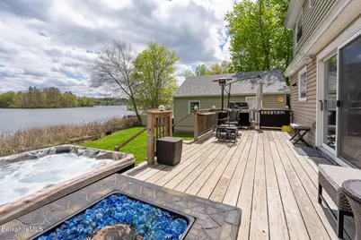 15 Sunrise St, Lanesborough, MA 01237 - Photo 9