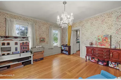 15 Kenilworth St, Pittsfield, MA 01201 - Photo 27