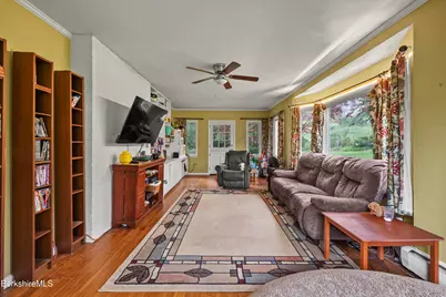 15 Kenilworth St, Pittsfield, MA 01201 - Photo 9