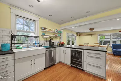 15 Kenilworth St, Pittsfield, MA 01201 - Photo 11