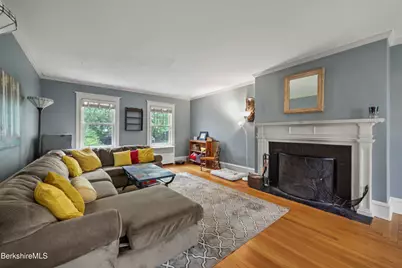 15 Kenilworth St, Pittsfield, MA 01201 - Photo 3