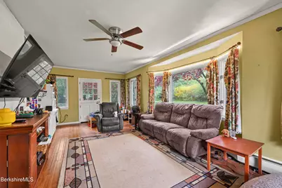 15 Kenilworth St, Pittsfield, MA 01201 - Photo 11