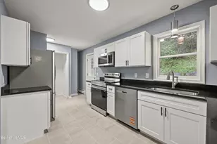 16 Spruce St, Great Barrington, MA 01230 - Photo 13