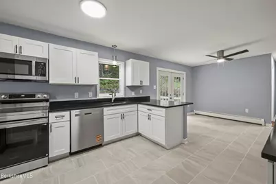 16 Spruce St, Great Barrington, MA 01230 - Photo 15