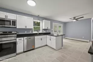 16 Spruce St, Great Barrington, MA 01230 - Photo 15