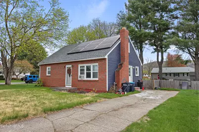 77 Imperial Ave, Pittsfield, MA 01201 - Photo 3