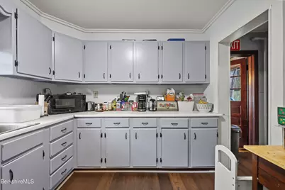 87 Livingston Ave, Pittsfield, MA 01201 - Photo 9