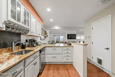 880 East St #14B, Lee, MA 01238 - Photo 15
