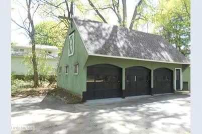 14 Cooper Pkwy, Pittsfield, MA 01201 - Photo 3