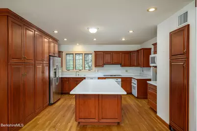 111 Park St, Williamstown, MA 01267 - Photo 13
