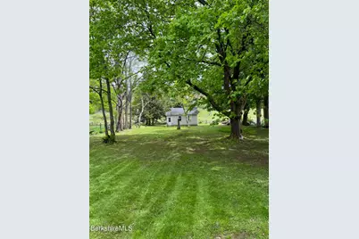 34 Church St, Stockbridge, MA 01262 - Photo 3