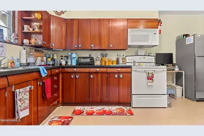 50 W Housatonic St, Pittsfield, MA 01201 - Photo 5