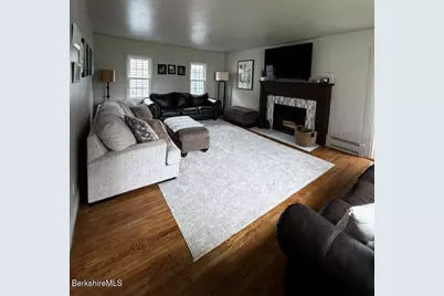 33 Eleanor Rd, Pittsfield, MA 01201 - Photo 3