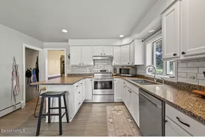 33 Eleanor Rd, Pittsfield, MA 01201 - Photo 15