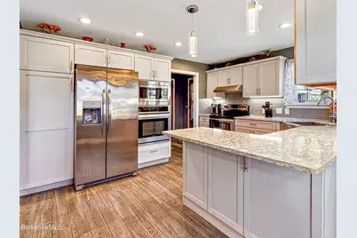 230 E Housatonic St, Dalton, MA 01226 - Photo 7