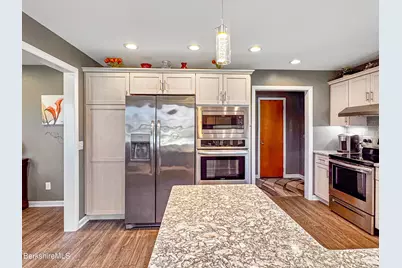 230 E Housatonic St, Dalton, MA 01226 - Photo 9