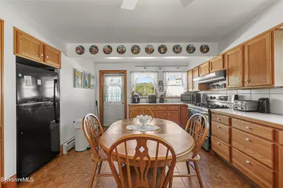 24 Temple St, Adams, MA 01220 - Photo 9