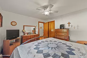 24 Temple St, Adams, MA 01220 - Photo 15