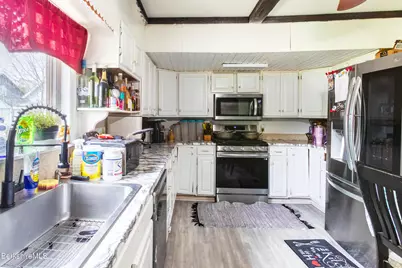 162 W Housatonic St, Pittsfield, MA 01201 - Photo 7