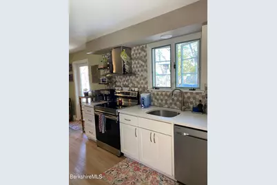 15 Williamsburg Ter, Pittsfield, MA 01201 - Photo 9