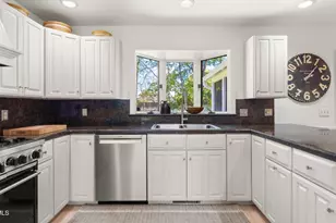 47 Warwick St, Pittsfield, MA 01201 - Photo 15