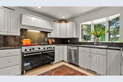 47 Warwick St, Pittsfield, MA 01201 - Photo 21