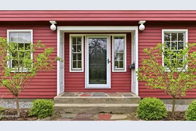 47 Warwick St, Pittsfield, MA 01201 - Photo 3