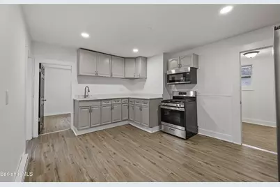 41 Prospect St, North Adams, MA 01247 - Photo 13