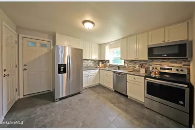 870 East St, Lenox, MA 01240 - Photo 7