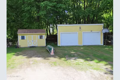 34 Goodrich St, North Adams, MA 01247 - Photo 31