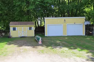 34 Goodrich St, North Adams, MA 01247 - Photo 31