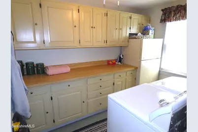 34 Goodrich St, North Adams, MA 01247 - Photo 29