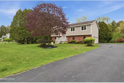 134 Oak Hill Rd, Pittsfield, MA 01201 - Photo 11