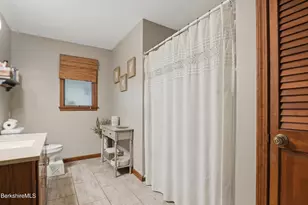 134 Oak Hill Rd, Pittsfield, MA 01201 - Photo 35