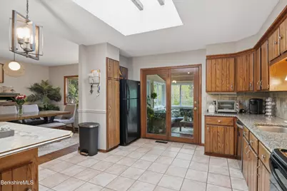 134 Oak Hill Rd, Pittsfield, MA 01201 - Photo 25