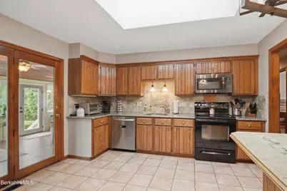134 Oak Hill Rd, Pittsfield, MA 01201 - Photo 21