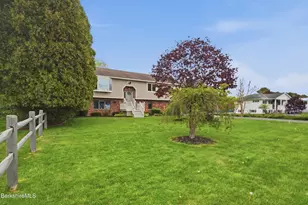 134 Oak Hill Rd, Pittsfield, MA 01201 - Photo 9