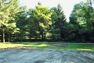 8 Shamrock St, Stockbridge, MA 01262 - Photo 27
