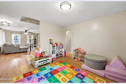 161 Fort Hill Ave, Pittsfield, MA 01201 - Photo 13