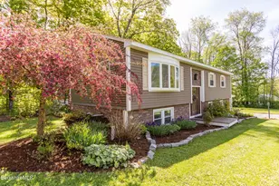 818 Partridge Rd, Lanesborough, MA 01237 - Photo 3
