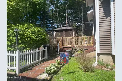 340 Elm St, Pittsfield, MA 01201 - Photo 37