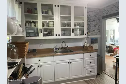340 Elm St, Pittsfield, MA 01201 - Photo 5