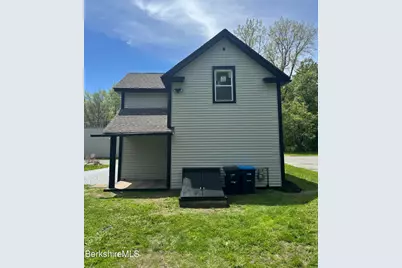 34 Hungerford St, Pittsfield, MA 01201 - Photo 3