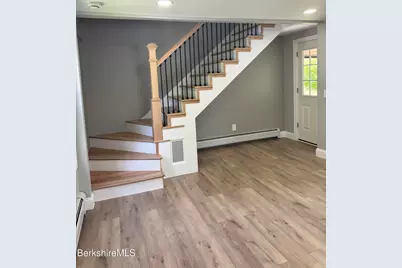34 Hungerford St, Pittsfield, MA 01201 - Photo 7