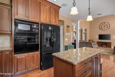 9 East Rd, Adams, MA 01220 - Photo 7