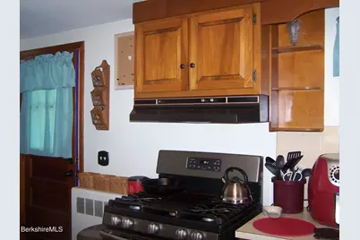 124 Walker St, North Adams, MA 01247 - Photo 19