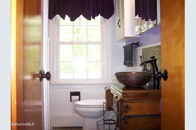 124 Walker St, North Adams, MA 01247 - Photo 21
