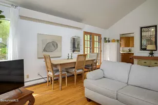 17 Holly Ln, Williamstown, MA 01267 - Photo 7
