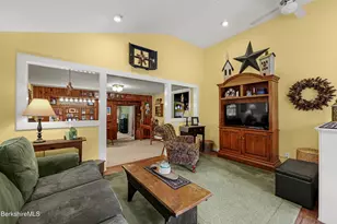 924 Henderson Rd, Williamstown, MA 01267 - Photo 3