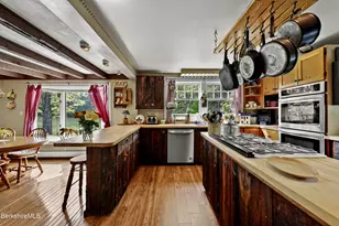 924 Henderson Rd, Williamstown, MA 01267 - Photo 17